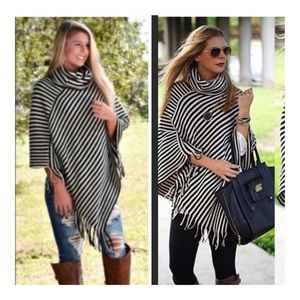 🎉2x HOST PICK🎉Cowlneck Striped Poncho